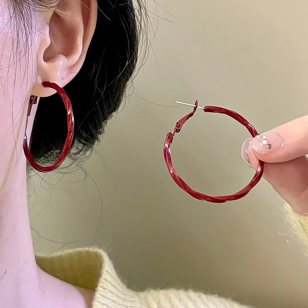 合金耳饰 简约红色纽纹式耳圈爆款高级感耳环气质轻奢素圈耳饰