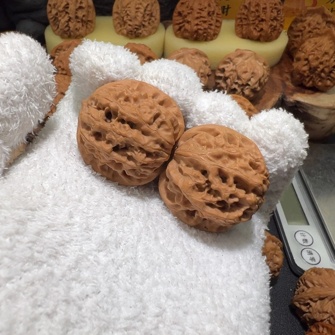 文玩核桃吊坠野生