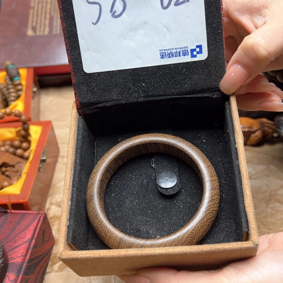 大叶紫檀（黑酸枝木类）