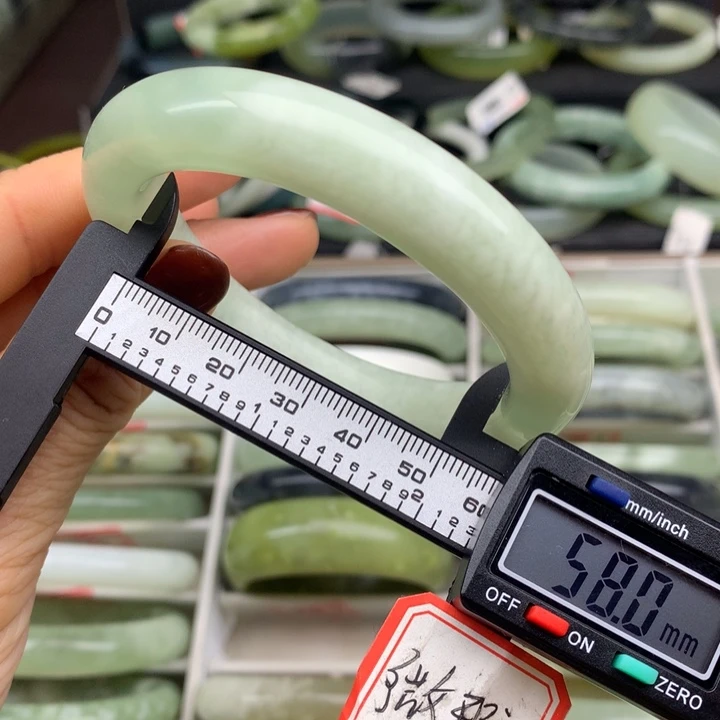 蛇纹石玉未镶嵌手镯494