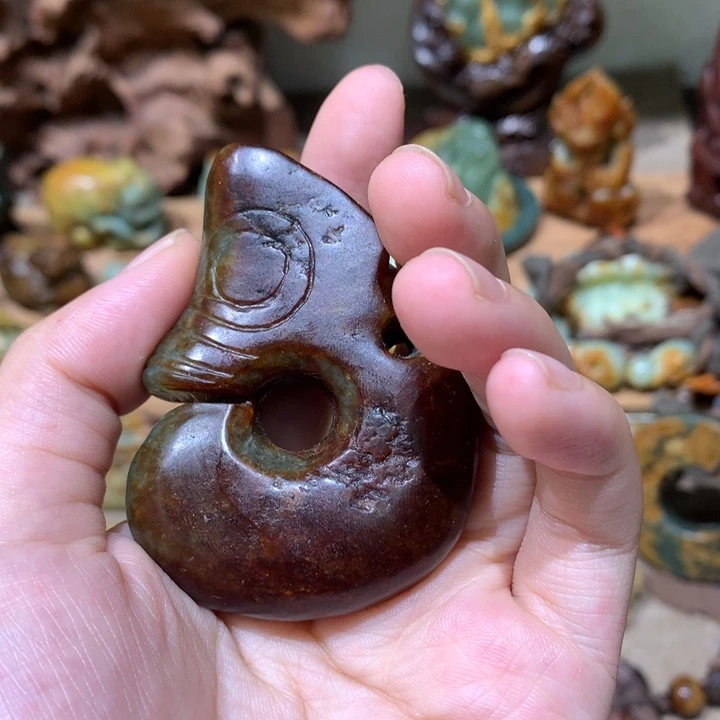 未镶嵌岫岩河磨玉（透闪石质玉）把件