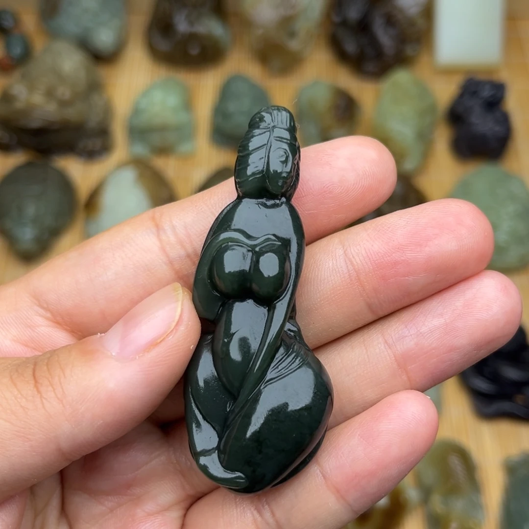 和田玉未镶嵌颈饰