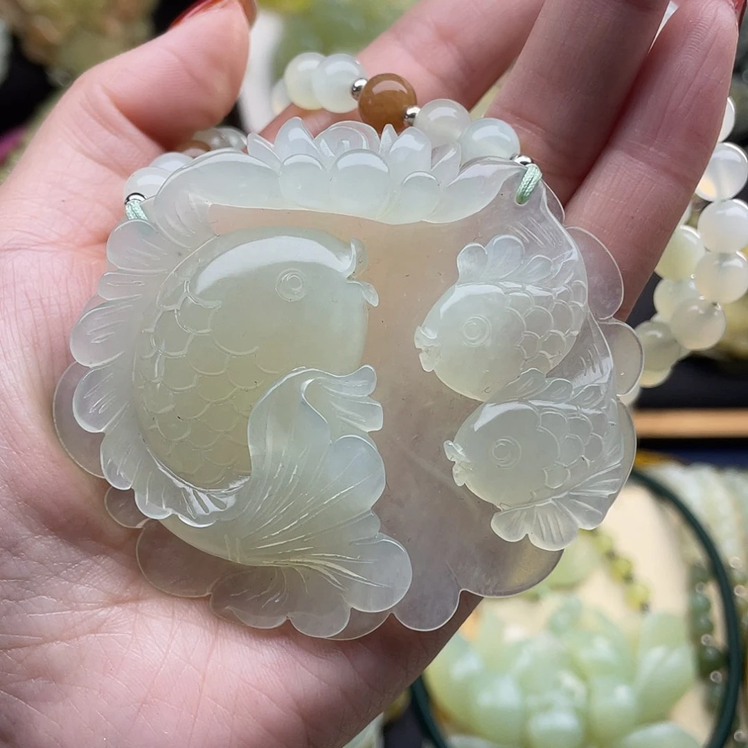 蛇纹石玉颈饰未镶嵌