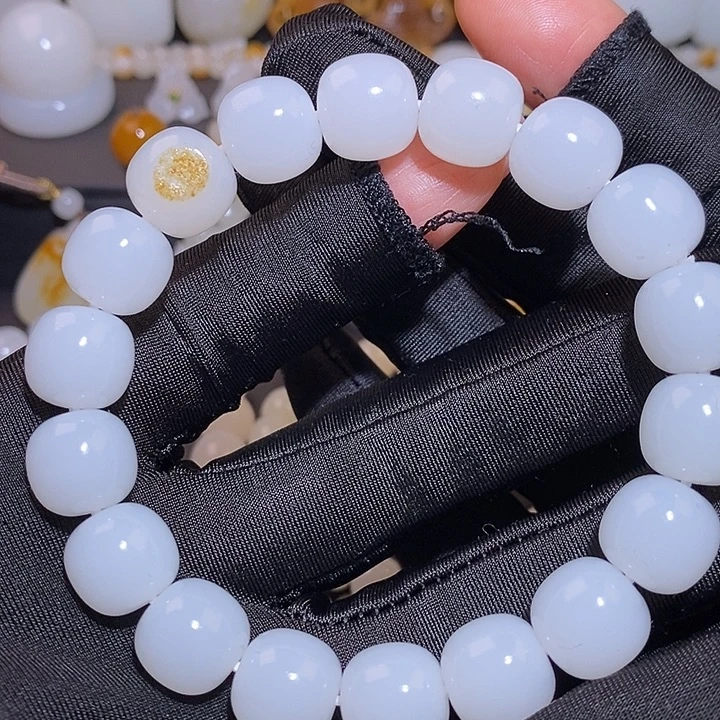 霞***行和田玉未镶嵌手链