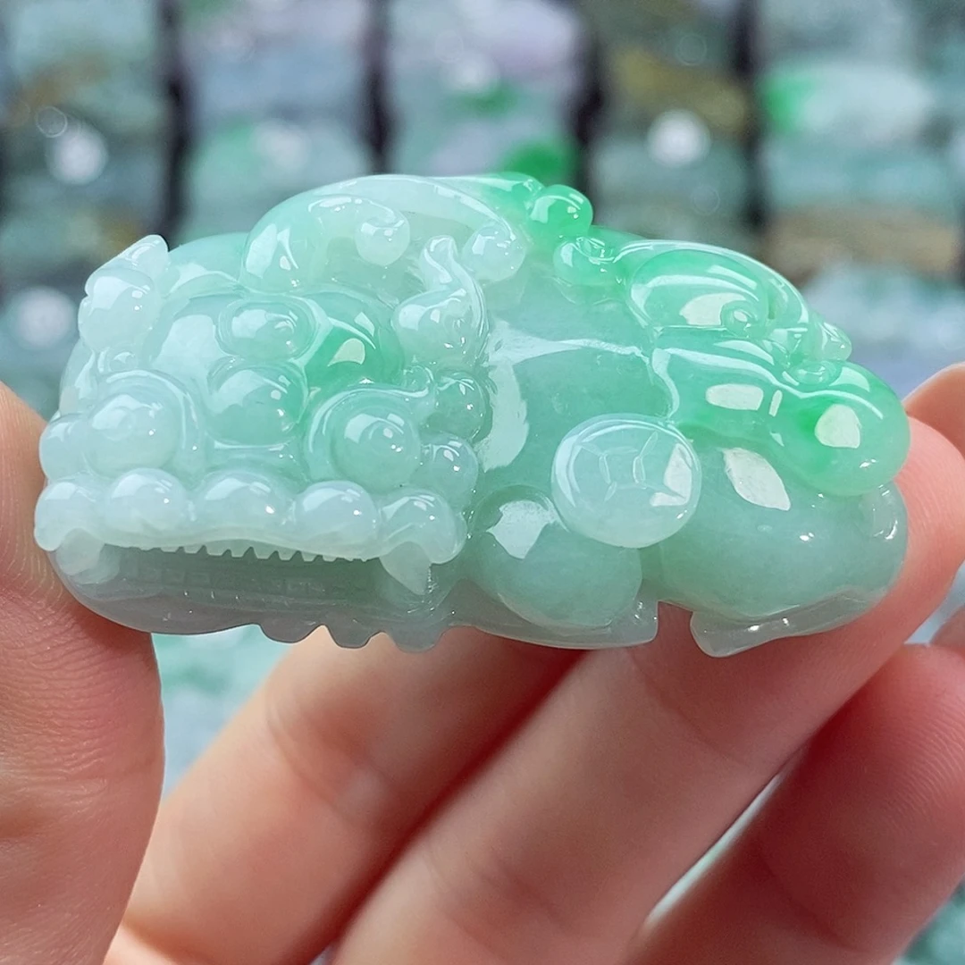 颈饰未镶嵌翡翠天然