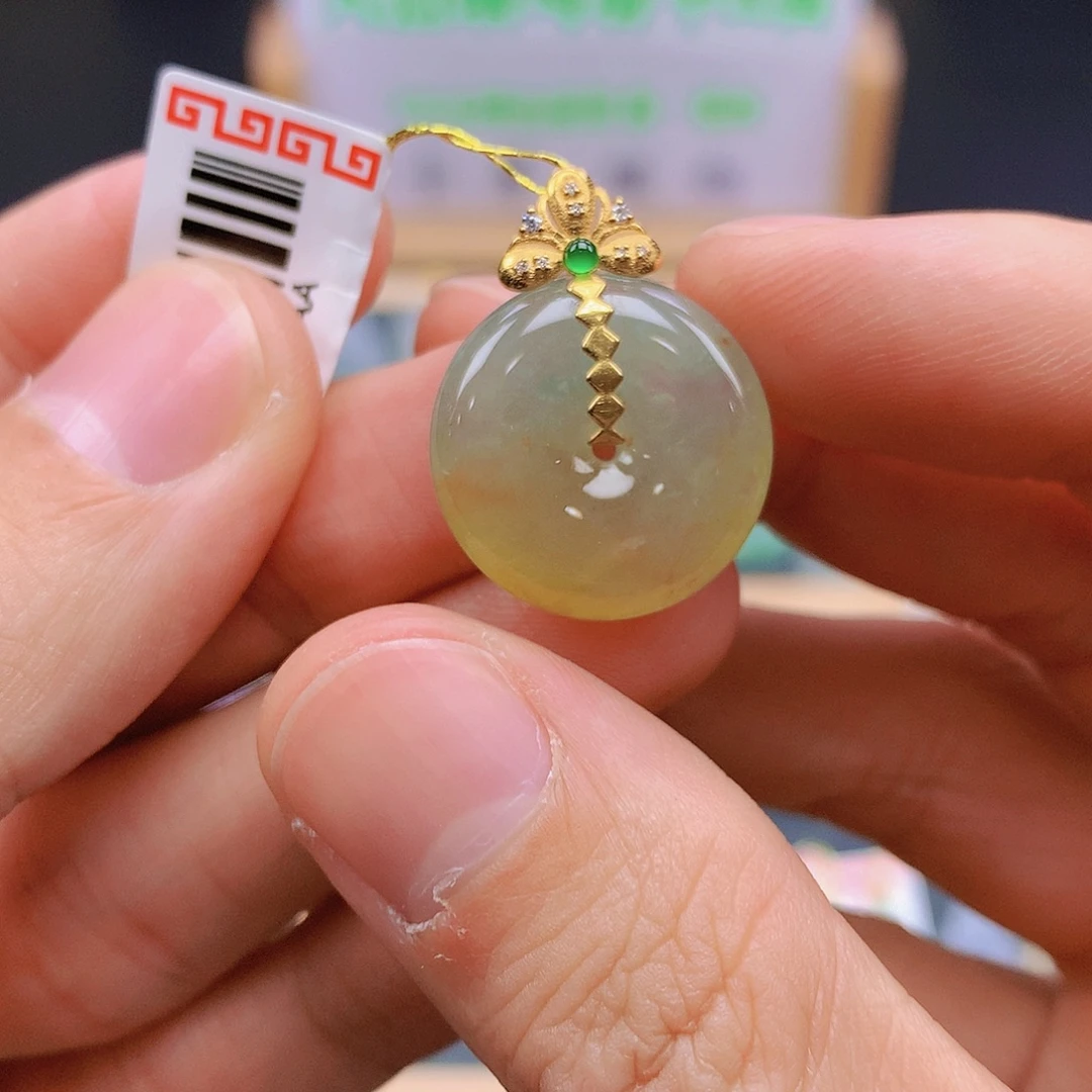 翡翠18K金镶嵌颈饰翡翠