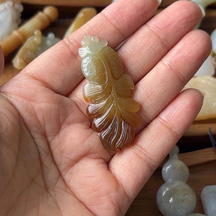 颈饰未镶嵌和田玉靛*