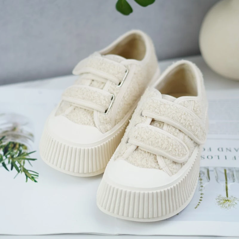 一路童行  南Po系列  M015   女鞋新款百搭系带拼接休闲鞋  11051