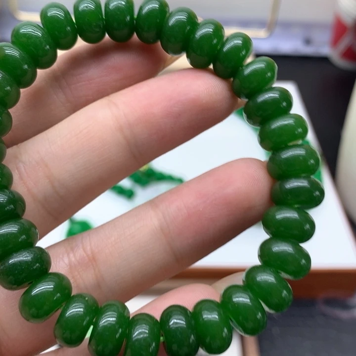 翡翠未镶嵌颈饰吊坠