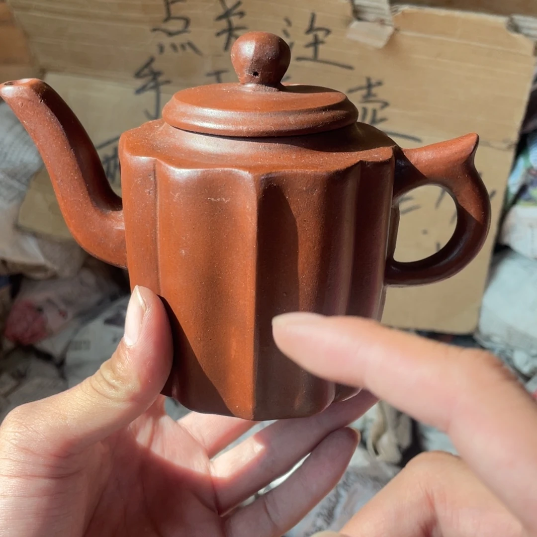 茶壶紫砂老厂紫砂壶一件。