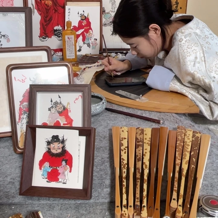 自***在国画李老师李老师扇面