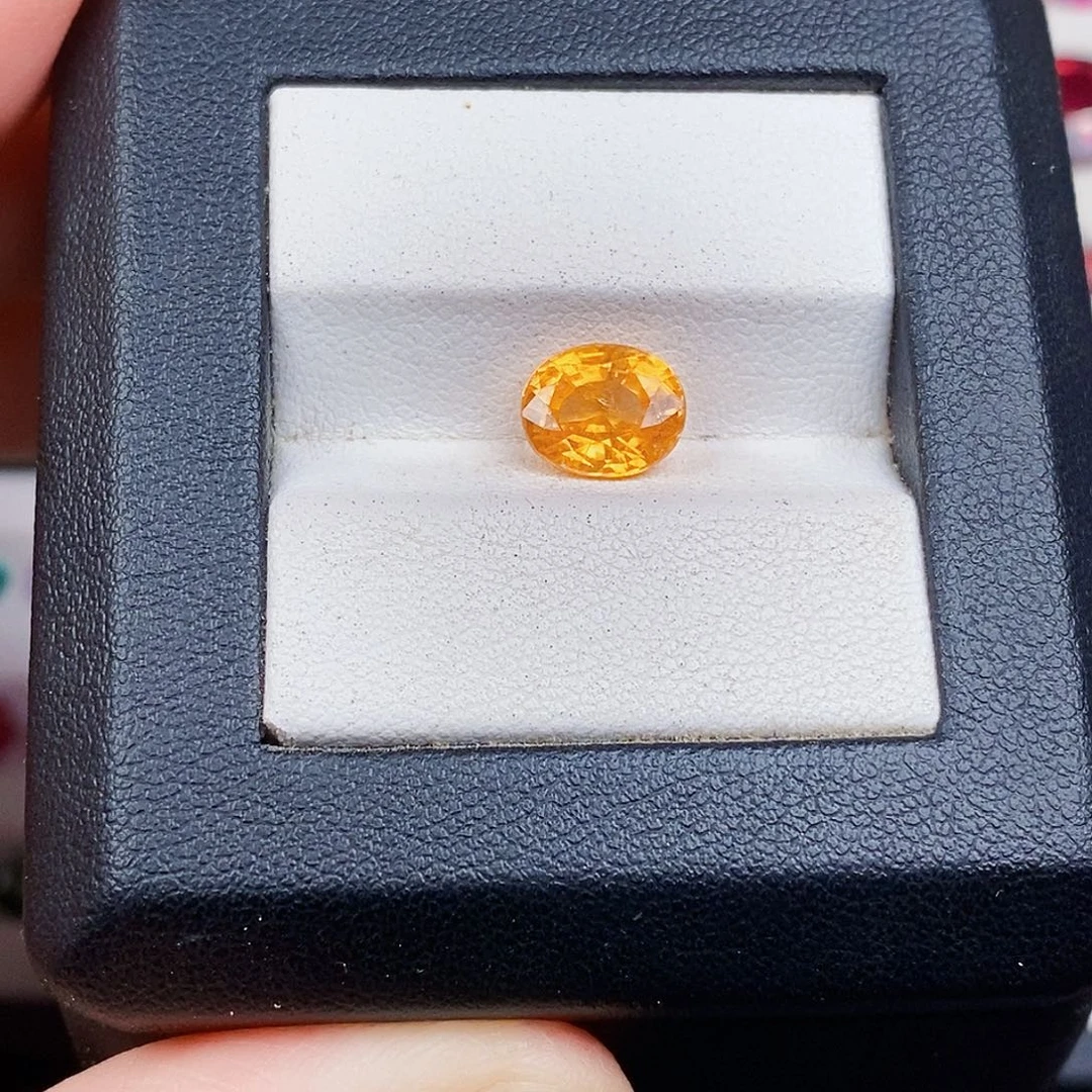 未镶嵌裸石石榴石（芬达石）3.13ct