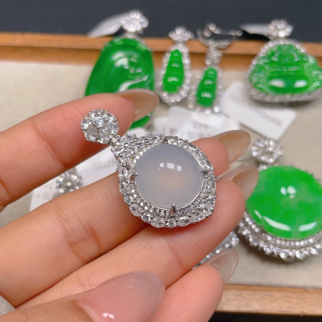 颈饰银S925镶嵌翡翠