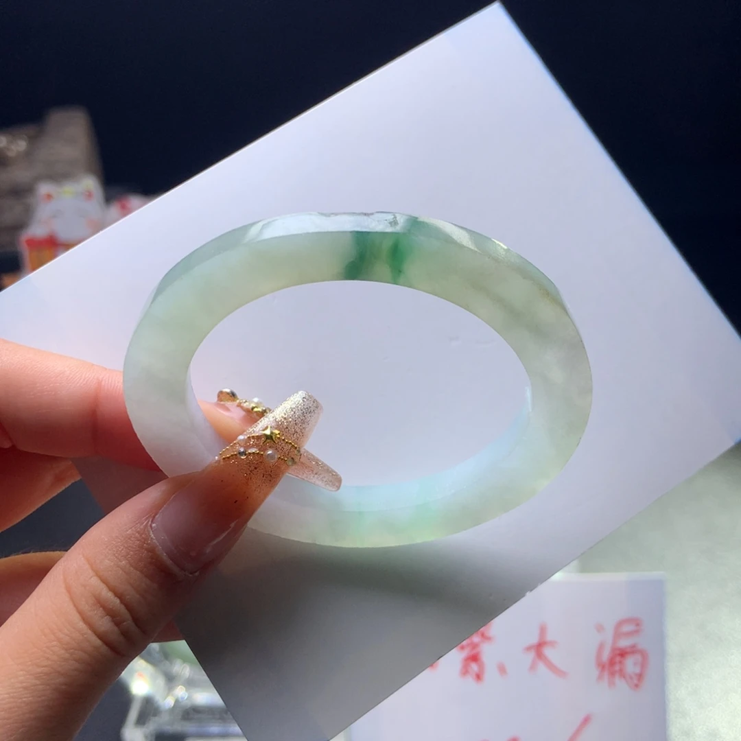 定制翡翠未镶嵌手镯
