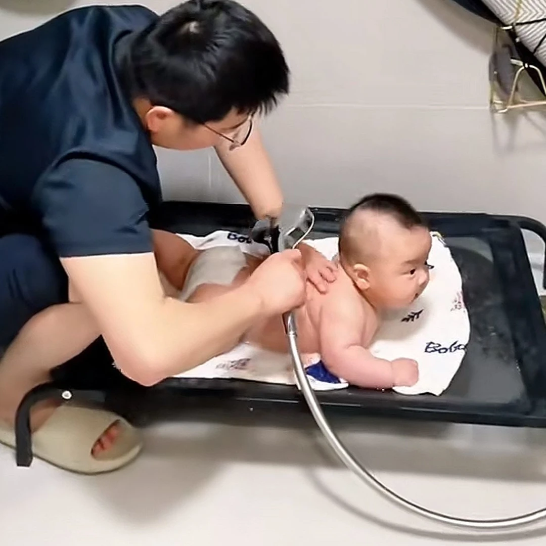 婴儿行军床宝宝洗澡可坐可躺托架子儿童出行透气网床洗澡架子