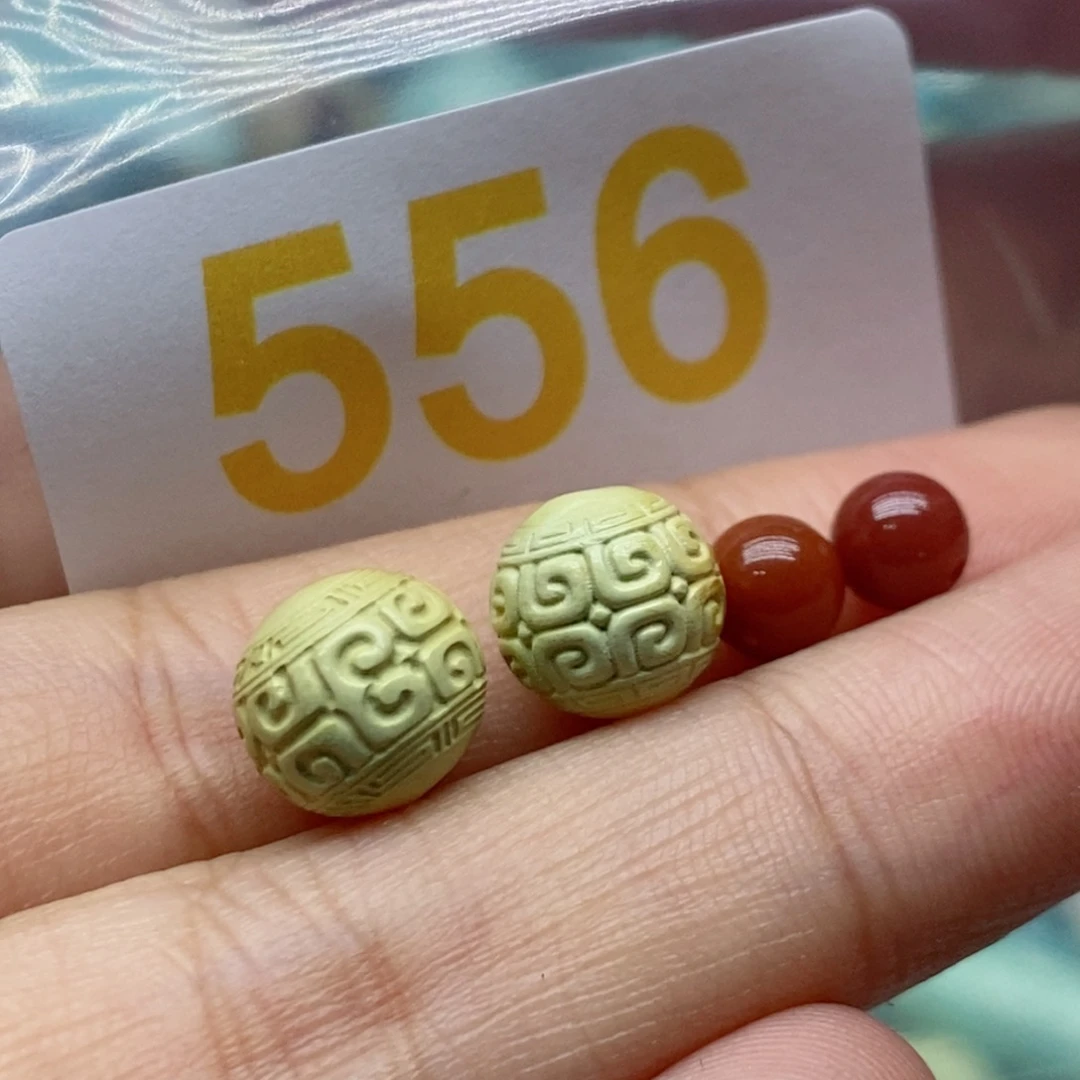 南红玛瑙未镶嵌珠宝奇石