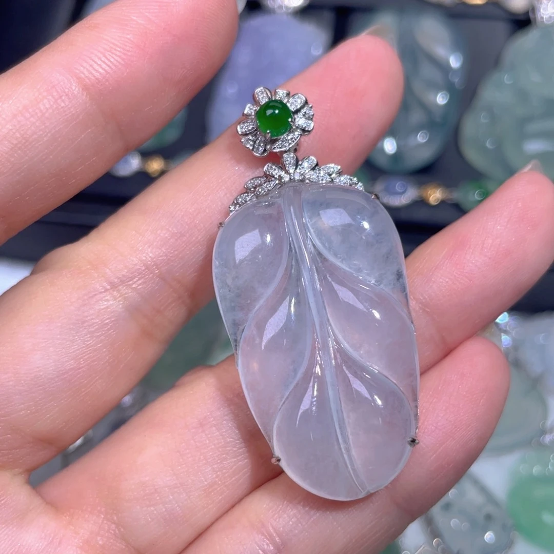 颈饰18K金镶嵌翡翠翡翠