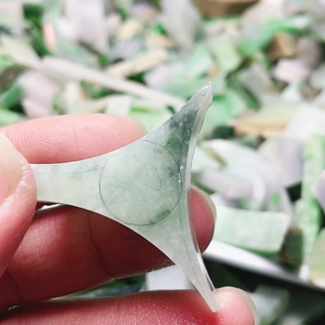 【闪购商品】翡翠颈饰未镶嵌熊*A货