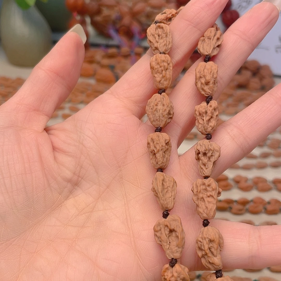 z***宇吊坠文玩核桃异形