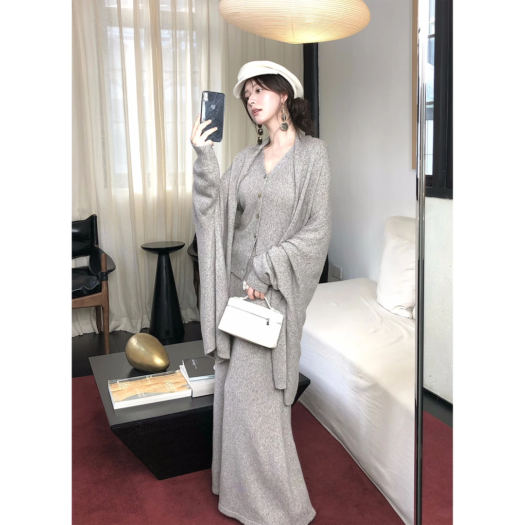 从一时刻  时尚系带V领马甲背心针织开衫搭半身裙三件套CY-95051