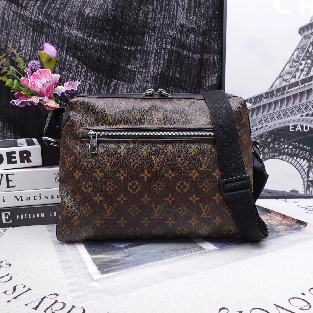 95新 LouisVuitton/路易威登 单肩包/T20322348