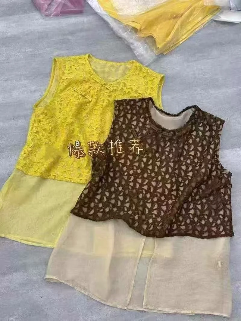 2025新款时尚圆领镂空拼接网纱无袖背心1368