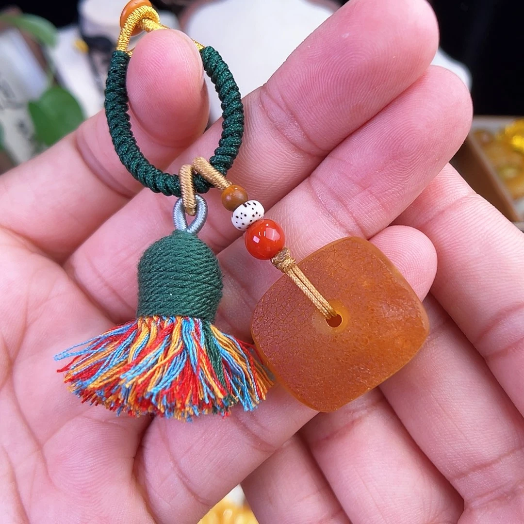 未镶嵌琥珀珠宝奇石