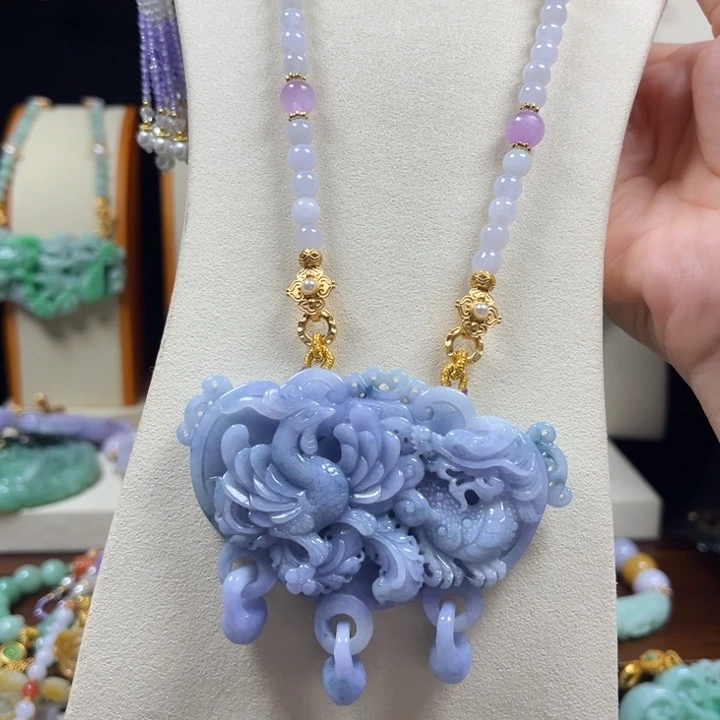 翡翠挂件未镶嵌龙凤