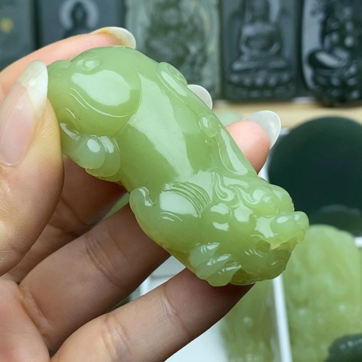 颈饰未镶嵌和田玉