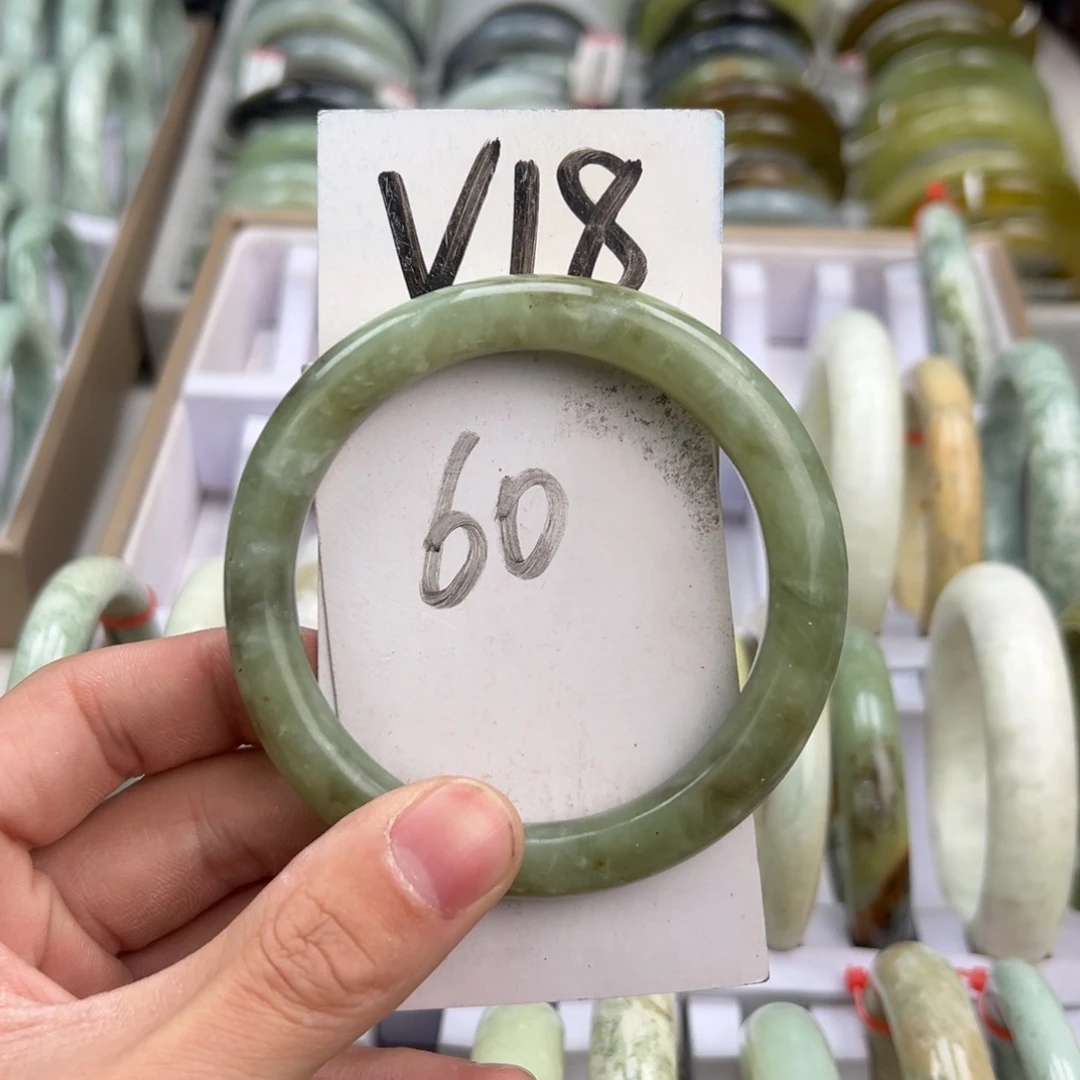 岫玉手镯未镶嵌天然岫玉微瑕