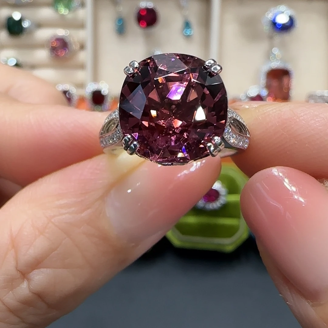 18K金镶嵌戒指碧玺8.48ct