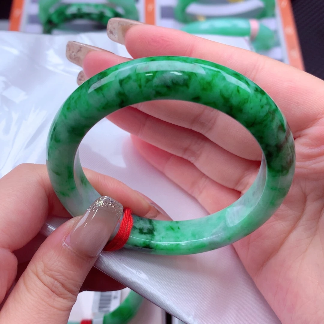 翡翠未镶嵌手镯翡翠