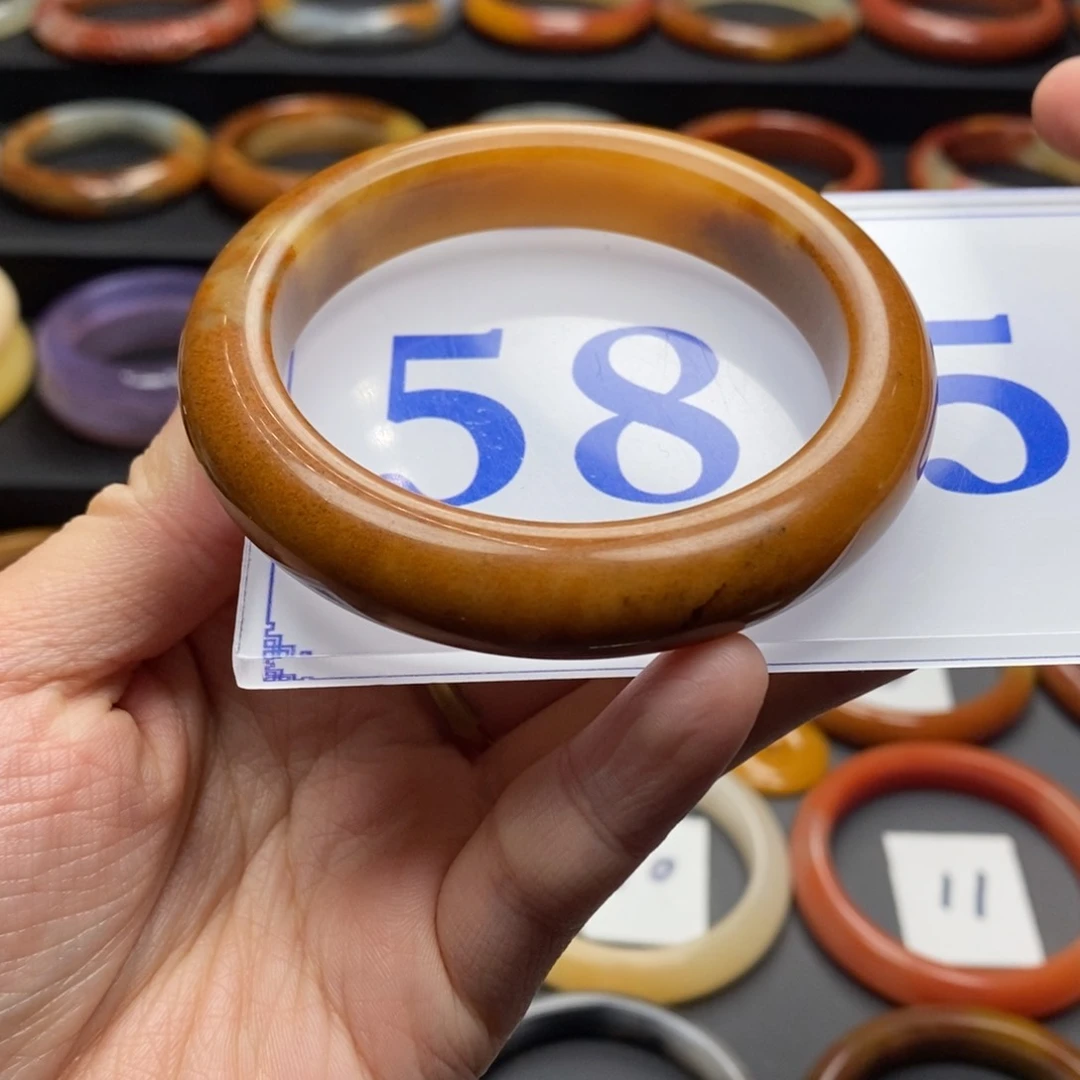 石英质玉（黄龙玉）手镯未镶嵌