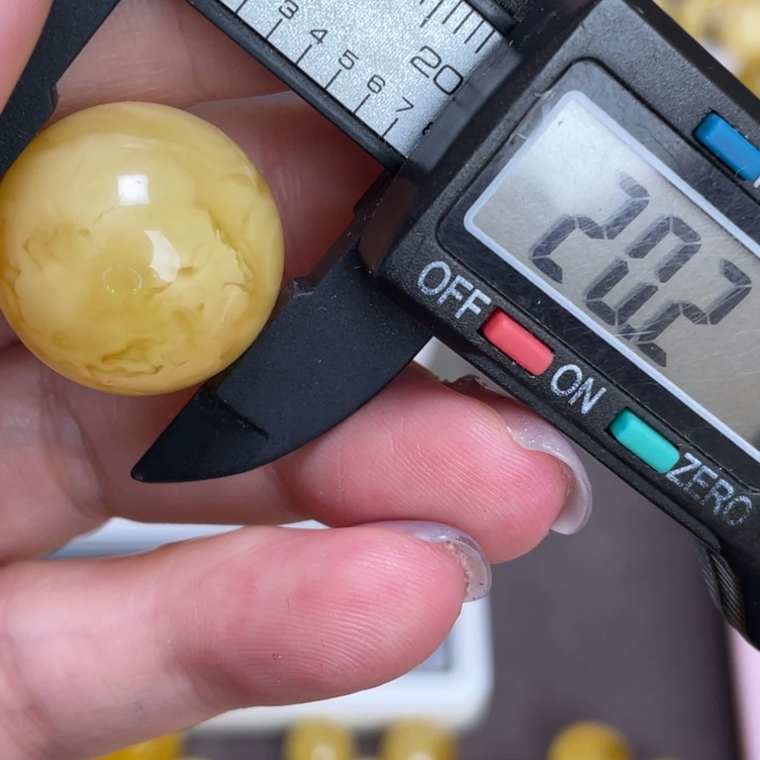 未镶嵌琥珀裸石蜜蜡175