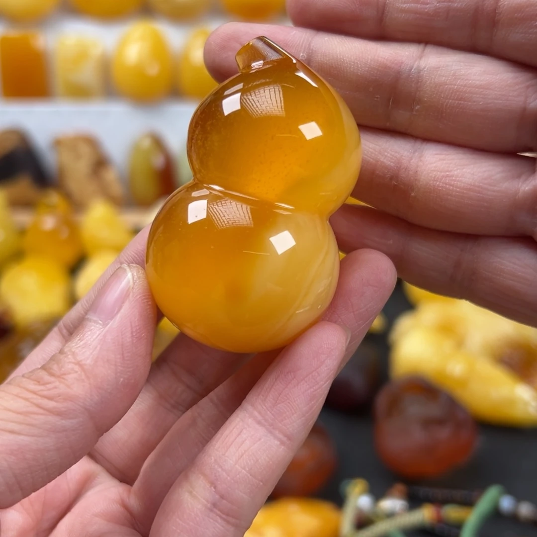 资***莉蜜蜡颈饰未镶嵌36.8克