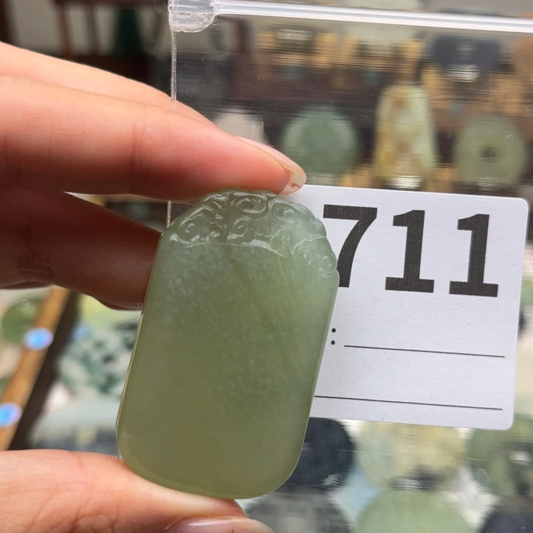 未镶嵌蛇纹石玉颈饰