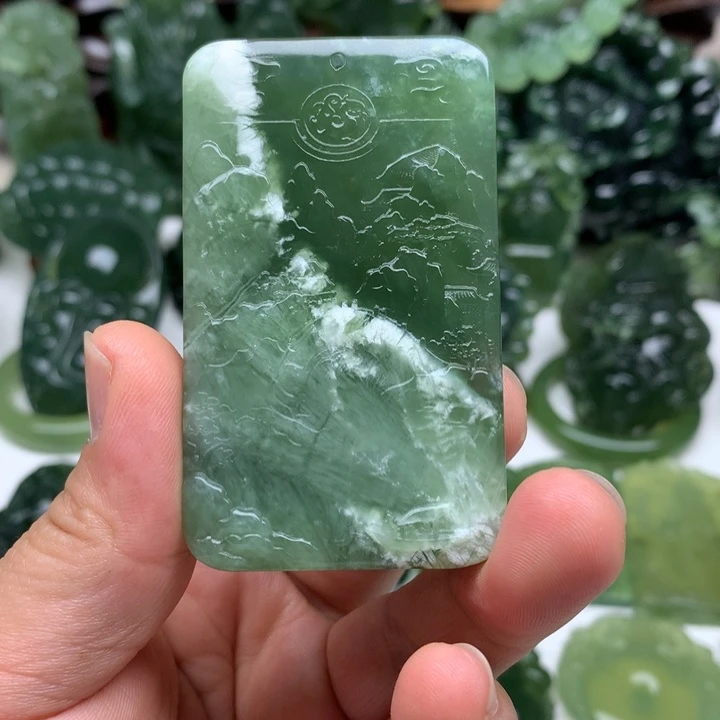 蛇纹石玉未镶嵌颈饰