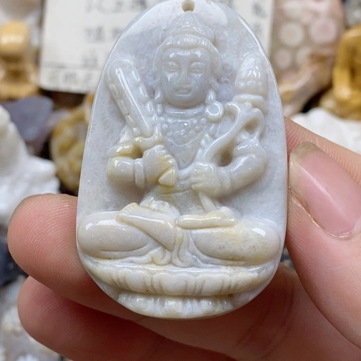 颈饰未镶嵌硅化珊瑚（珊瑚玉）