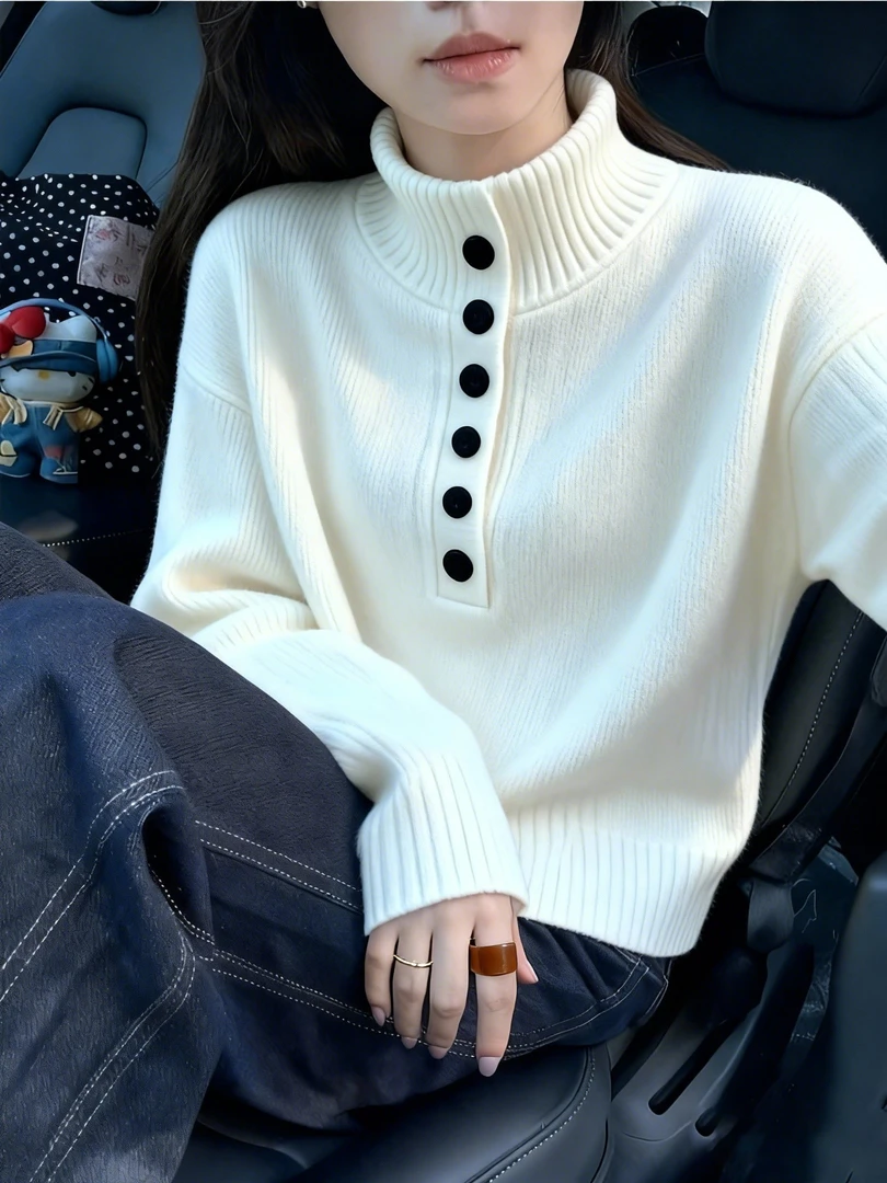 韩系时尚老钱风高领纽扣针织衫女2025冬季新款白色慵懒感显瘦上衣