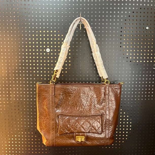 棕色进口皮质褶皱纹理女款包包