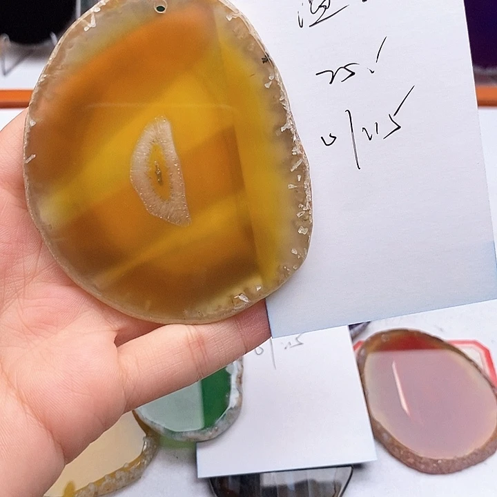 温***馨玛瑙/玉髓未镶嵌颈饰