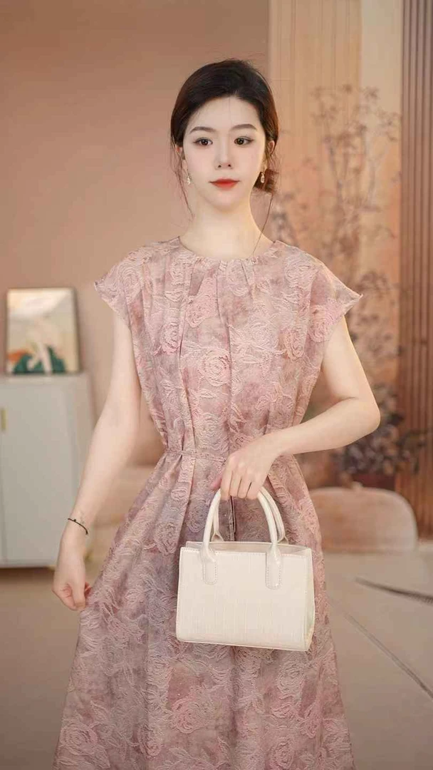 [带腰带] 玫瑰撒银 夏季新款设计师气质清凉透气遮肉 连衣裙