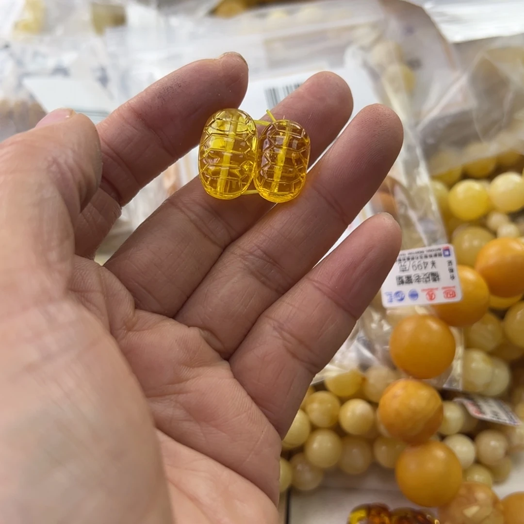 琥珀珠宝奇石未镶嵌