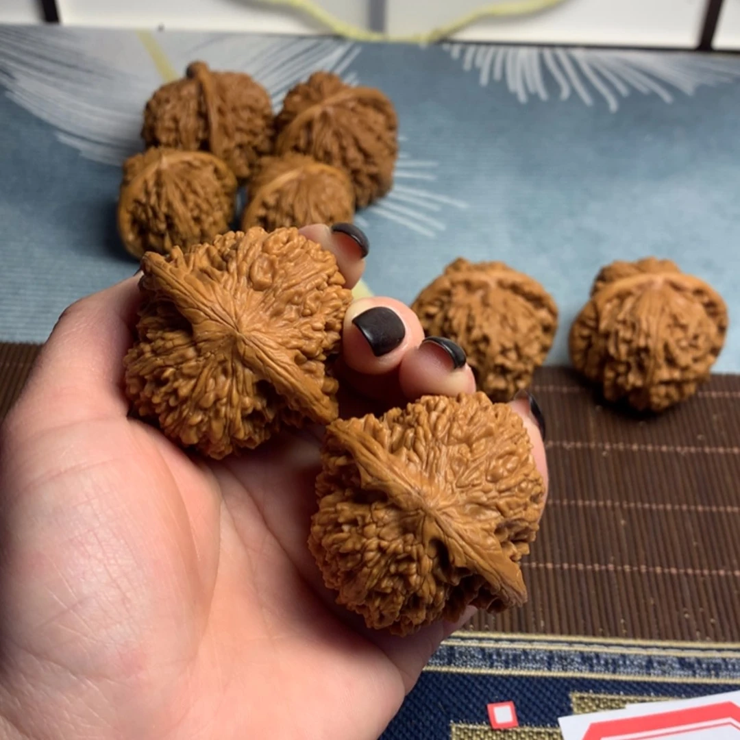 【闪购商品】文玩核桃吊坠更*蓝满天星瑕疵