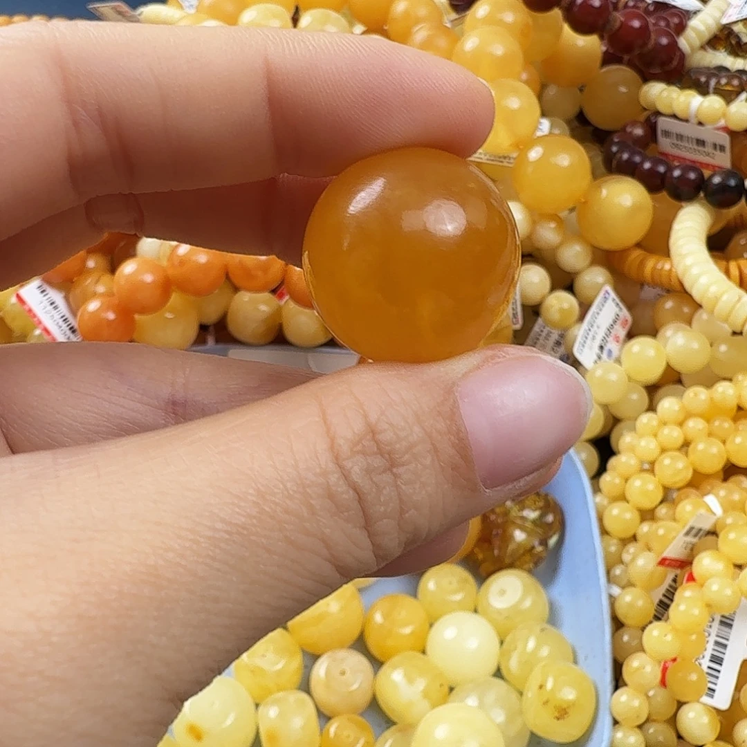 琥珀未镶嵌珠宝奇石
