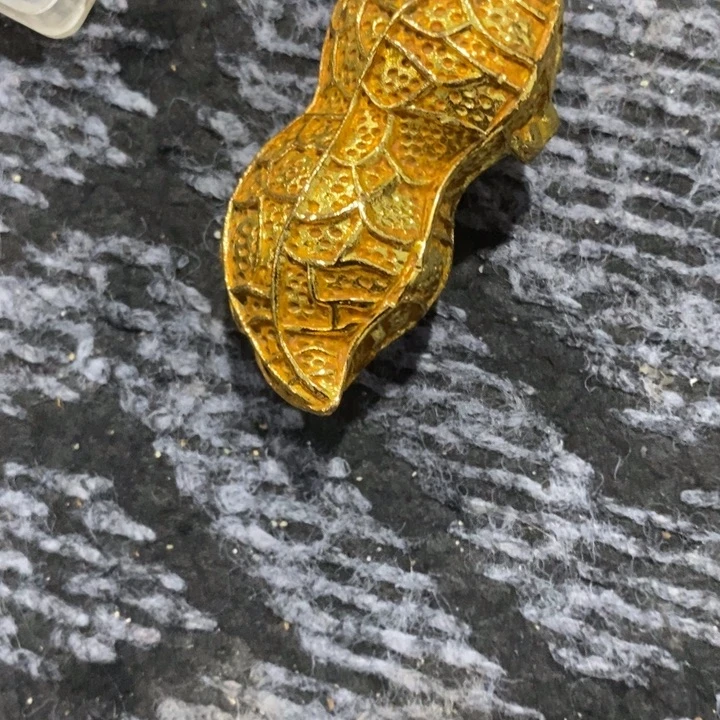 茶***瓷片所得的部分是由