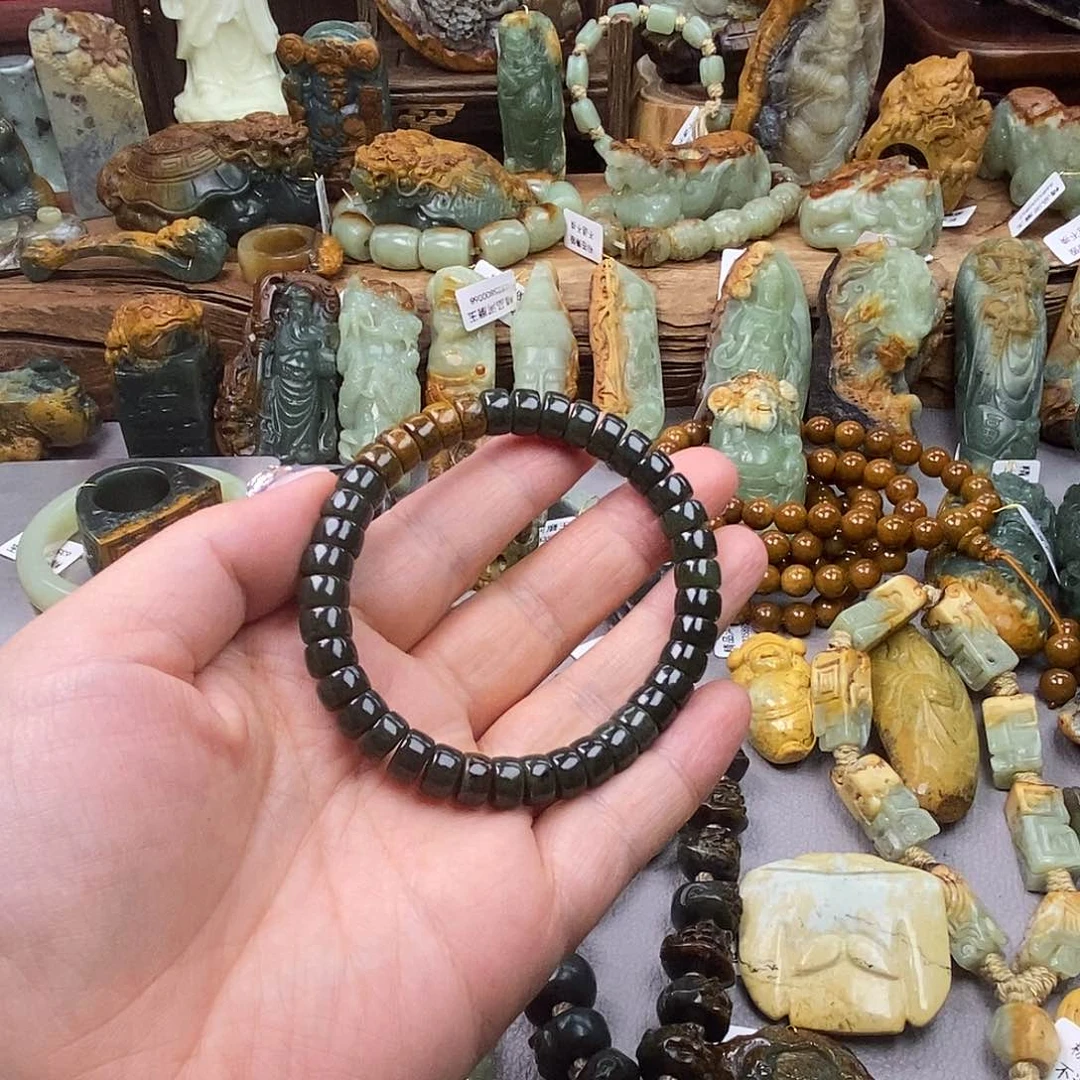 岫岩河磨玉（透闪石质玉）手串未镶嵌安****者