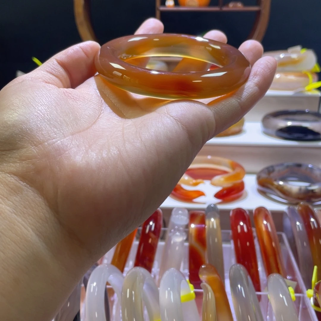 玛瑙/玉髓手镯未镶嵌