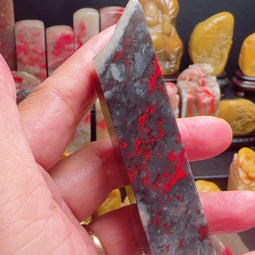 昌化石昌化鸡血石