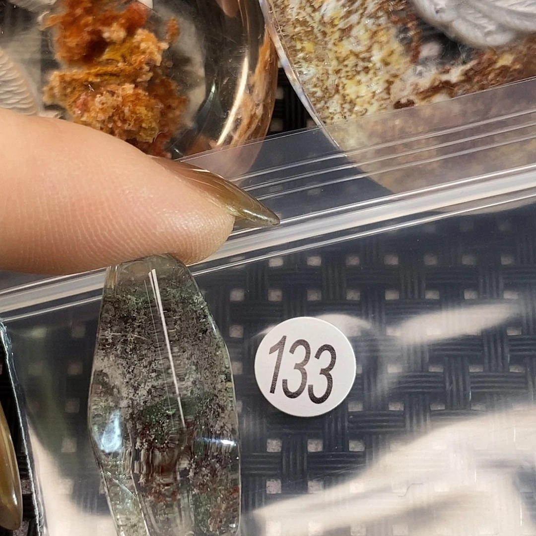 夏***峦未镶嵌水晶颈饰水晶